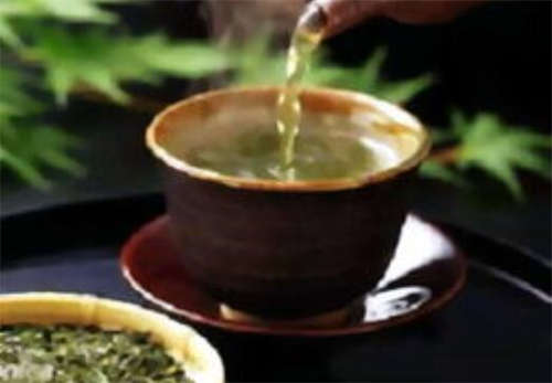 每天喝(hē)绿茶饮料好不好「每天喝(hē)绿茶饮料好不好呢(ne)」